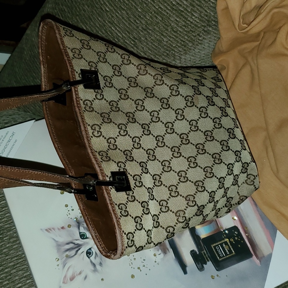 Authentic Gucci bucket bag - Picture 2 of 7